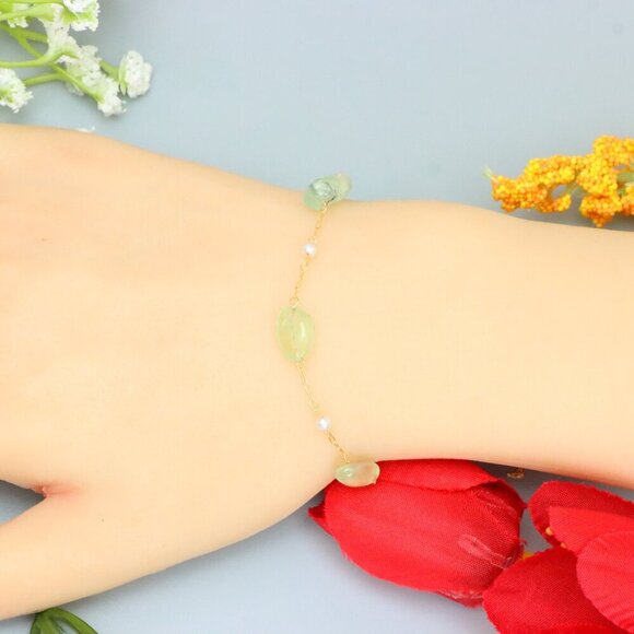 "Elegant & Trendy Bracelet, A Perfect Gift for Women, Thoughtful, EVCH1245 - Picture 1 of 9